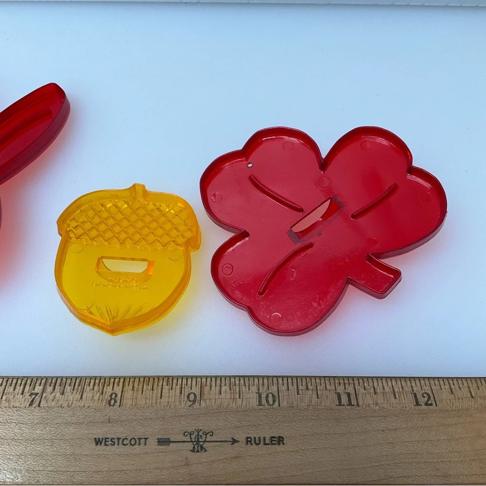 VINTAGE Cookie Cutters DC Comics Batman 1989 Rice Krispies Fall Shamrock Batman